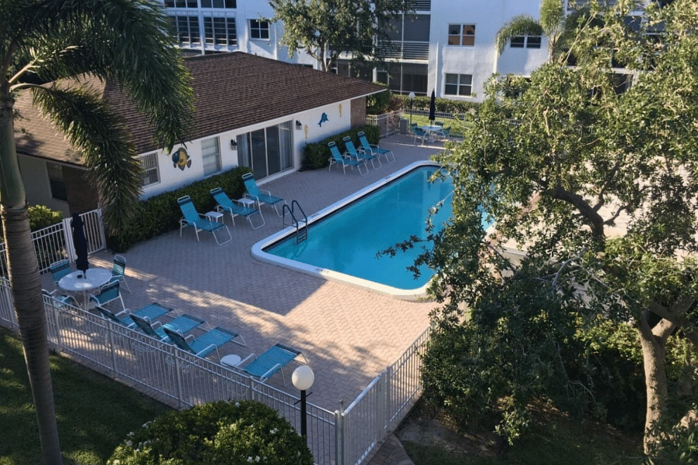 JWguest Condominium at Lauderdale-by-the-Sea, Florida | Pompano 5 minute walk to the beach | Jwbnb no brobnb 5