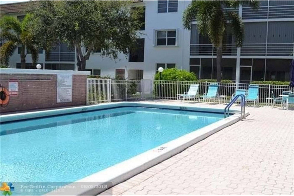 JWguest Condominium at Lauderdale-by-the-Sea, Florida | Pompano 5 minute walk to the beach | Jwbnb no brobnb 20