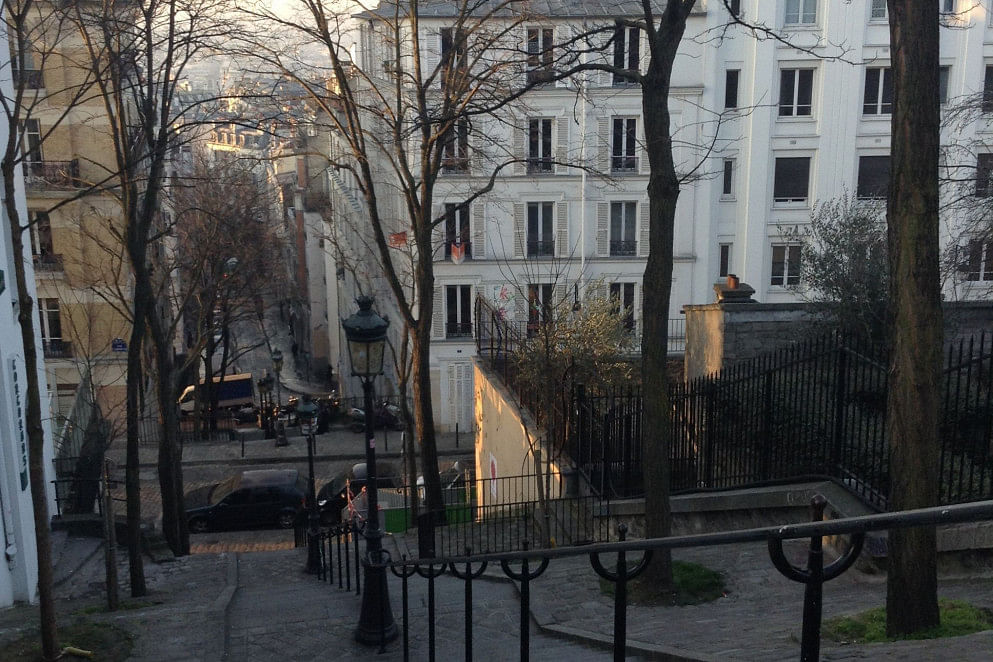 JWguest Apartment at Paris, Île-de-France | Paris, the heart of Montmartre  | Jwbnb no brobnb 8