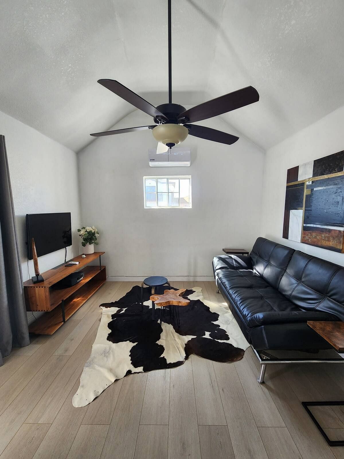 JWguest House at Imperial Beach, California | Tiny home in beach town | Jwbnb no brobnb 4