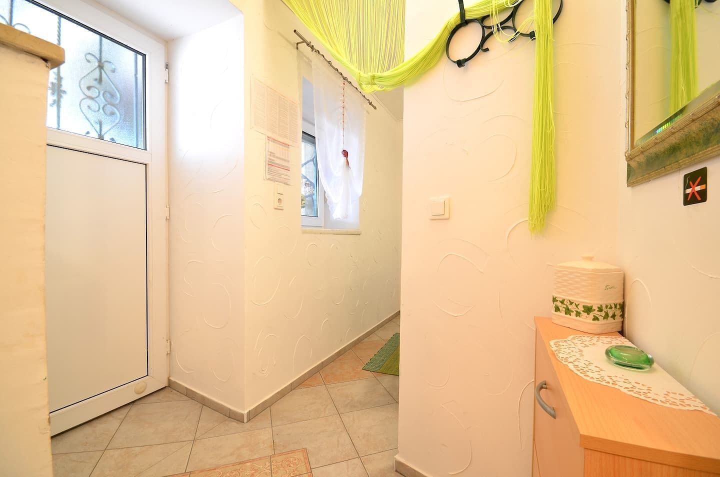JWguest Apartment at Rovinjsko Selo, Istarska županija | Cozy "La Grotta" home | Jwbnb no brobnb 9