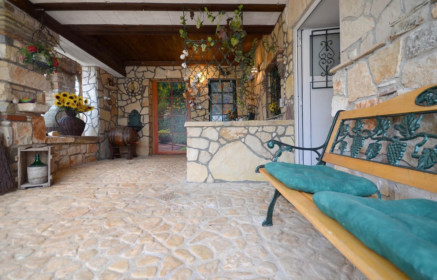 JWguest Apartment at Rovinjsko Selo, Istarska županija | Cozy "La Grotta" home | Jwbnb no brobnb 7