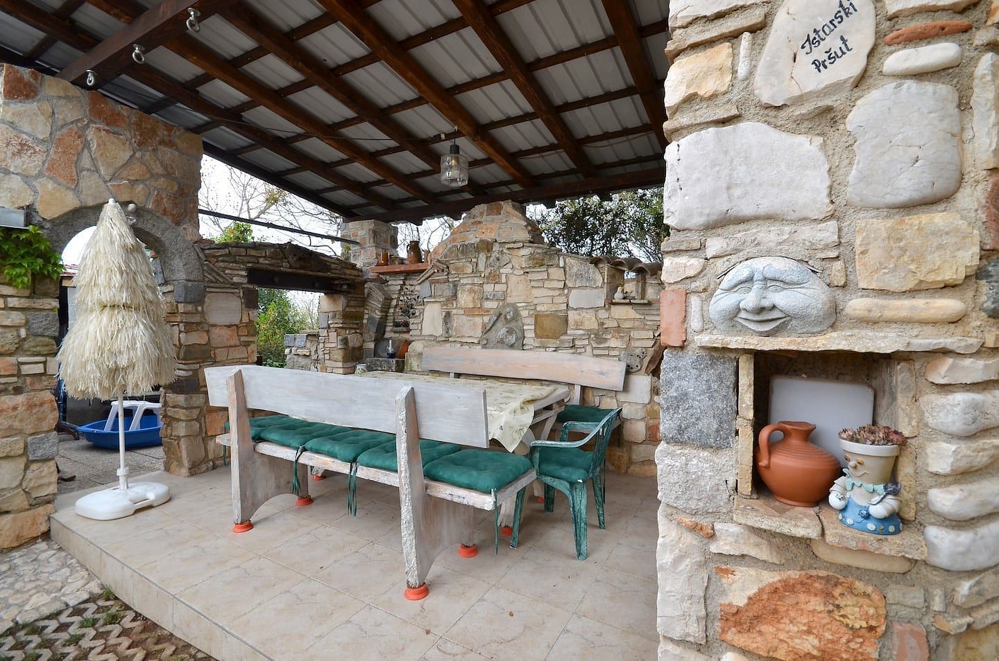 JWguest Apartment at Rovinjsko Selo, Istarska županija | Cozy "La Grotta" home | Jwbnb no brobnb 15