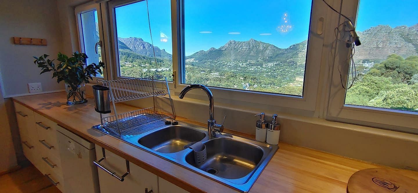 JWguest Apartment at Cape Town, Western Cape | MRAA: Exquisite views, pool, fast WiFi with back up power | Jwbnb no brobnb 29