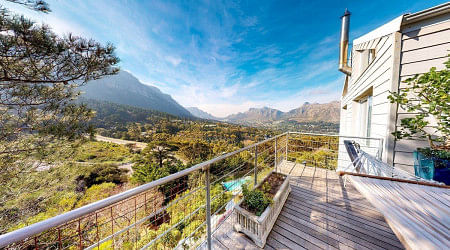 JWguest Apartment at Cape Town, Western Cape | MRAA: Exquisite views, pool, fast WiFi with back up power | Jwbnb no brobnb 1