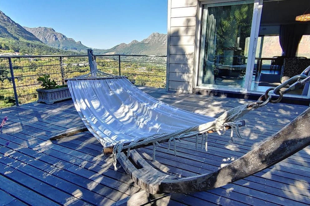 JWguest Apartment at Cape Town, Western Cape | MRAA: Exquisite views, pool, fast WiFi with back up power | Jwbnb no brobnb 38