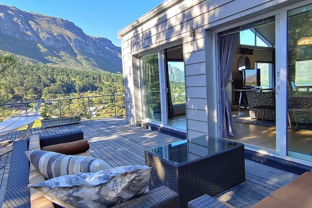 JWguest Apartment at Cape Town, Western Cape | MRAA: Exquisite views, pool, fast WiFi with back up power | Jwbnb no brobnb 41