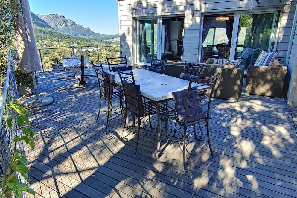 JWguest Apartment at Cape Town, Western Cape | MRAA: Exquisite views, pool, fast WiFi with back up power | Jwbnb no brobnb 36