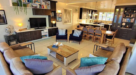 JWguest Residential Home at Krugersdorp, Gauteng | GMH: Luxurious home with braai, fast WiFi, Netflix, pool | Jwbnb no brobnb 1