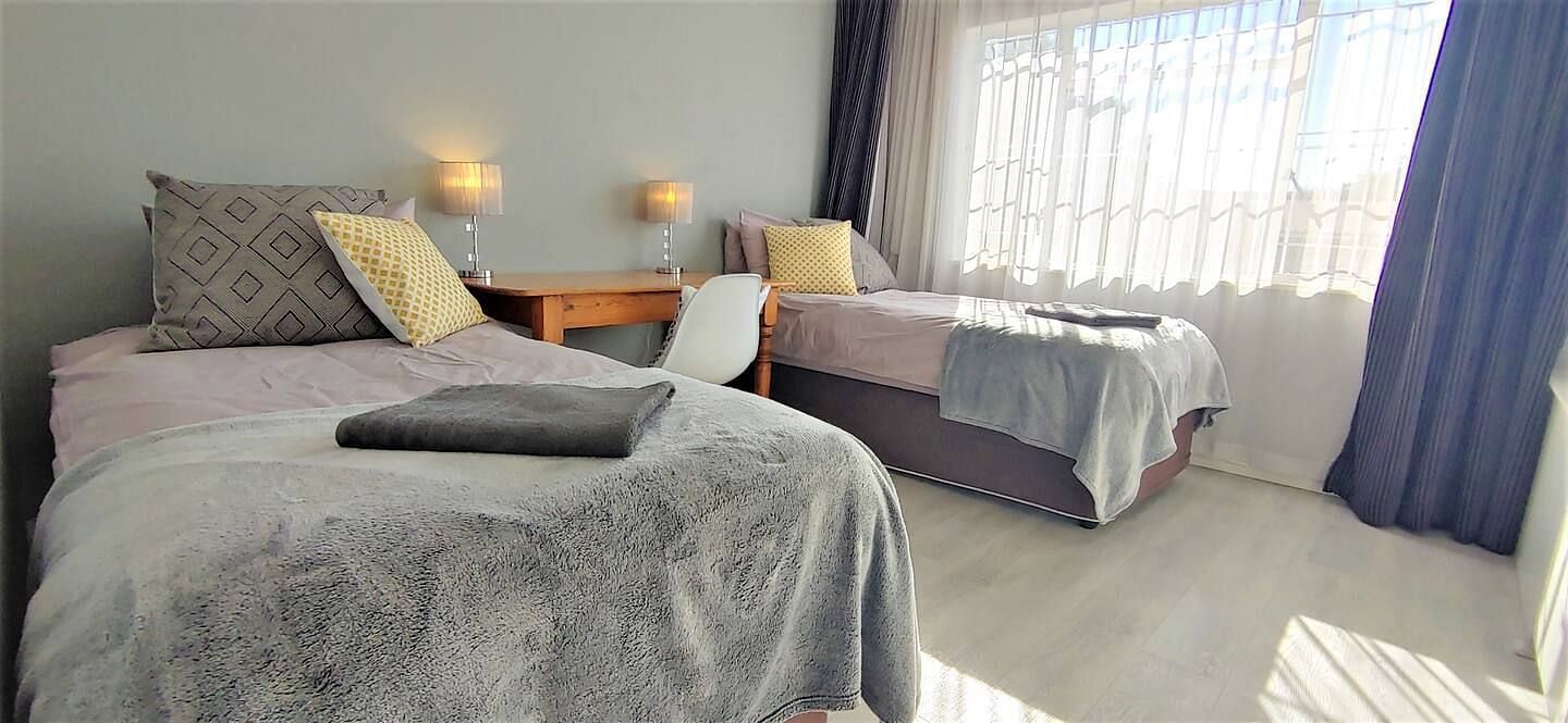JWguest Residential Home at Krugersdorp, Gauteng | GMH: Luxurious home with braai, fast WiFi, Netflix, pool | Jwbnb no brobnb 26