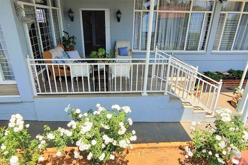 JWguest Residential Home at Krugersdorp, Gauteng | GMH: Luxurious home with braai, fast WiFi, Netflix, pool | Jwbnb no brobnb 38