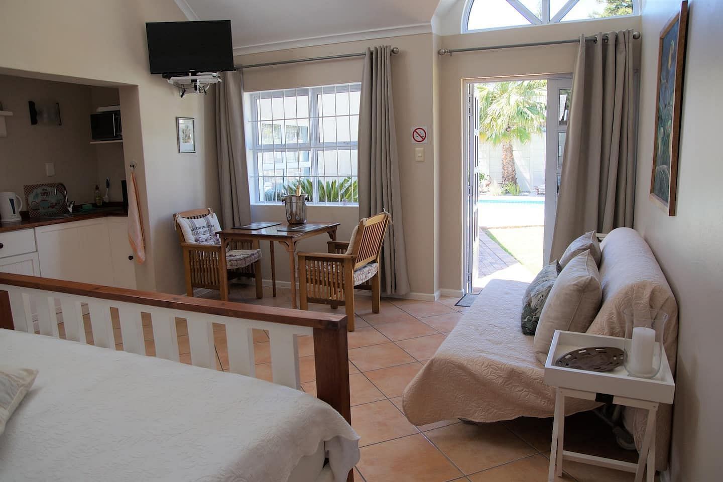 JWguest Residential Home at Cape Town, Western Cape | Wonderful Studio Apartment between 2 Oceans #2 | Jwbnb no brobnb 6