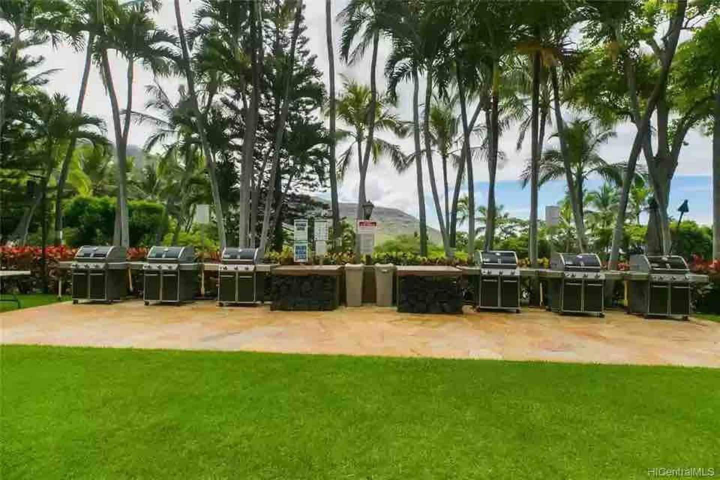 JWguest Condominium at Mākaha, Hawaii | Wonderful Makaha Towers condo with Salt Water Pool | Jwbnb no brobnb 25