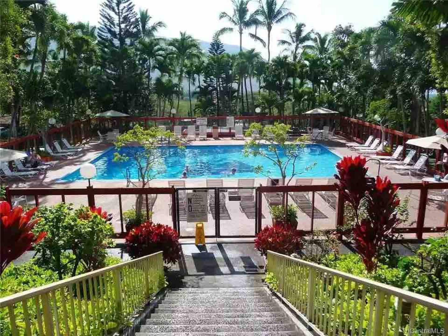 JWguest Condominium at Mākaha, Hawaii | Wonderful Makaha Towers condo with Salt Water Pool | Jwbnb no brobnb 3