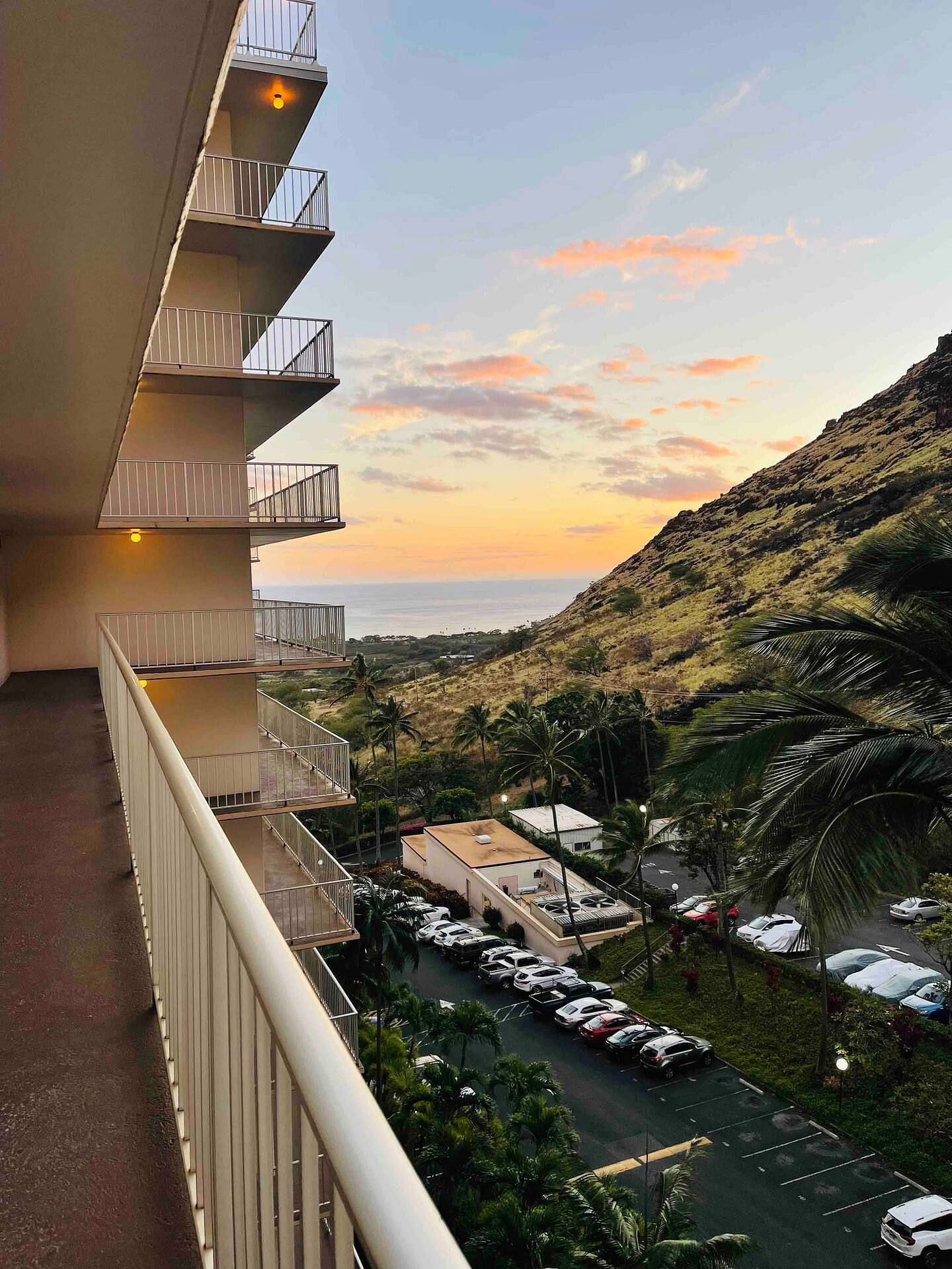 JWguest Condominium at Mākaha, Hawaii | Wonderful Makaha Towers condo with Salt Water Pool | Jwbnb no brobnb 23