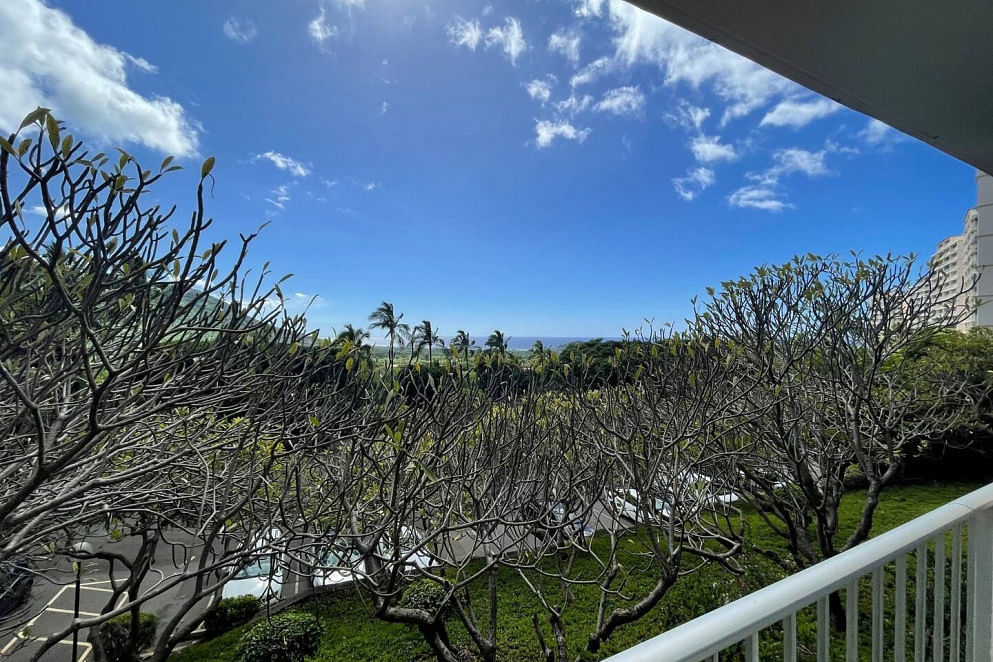 JWguest Condominium at Mākaha, Hawaii | Wonderful Makaha Towers condo with Salt Water Pool | Jwbnb no brobnb 20