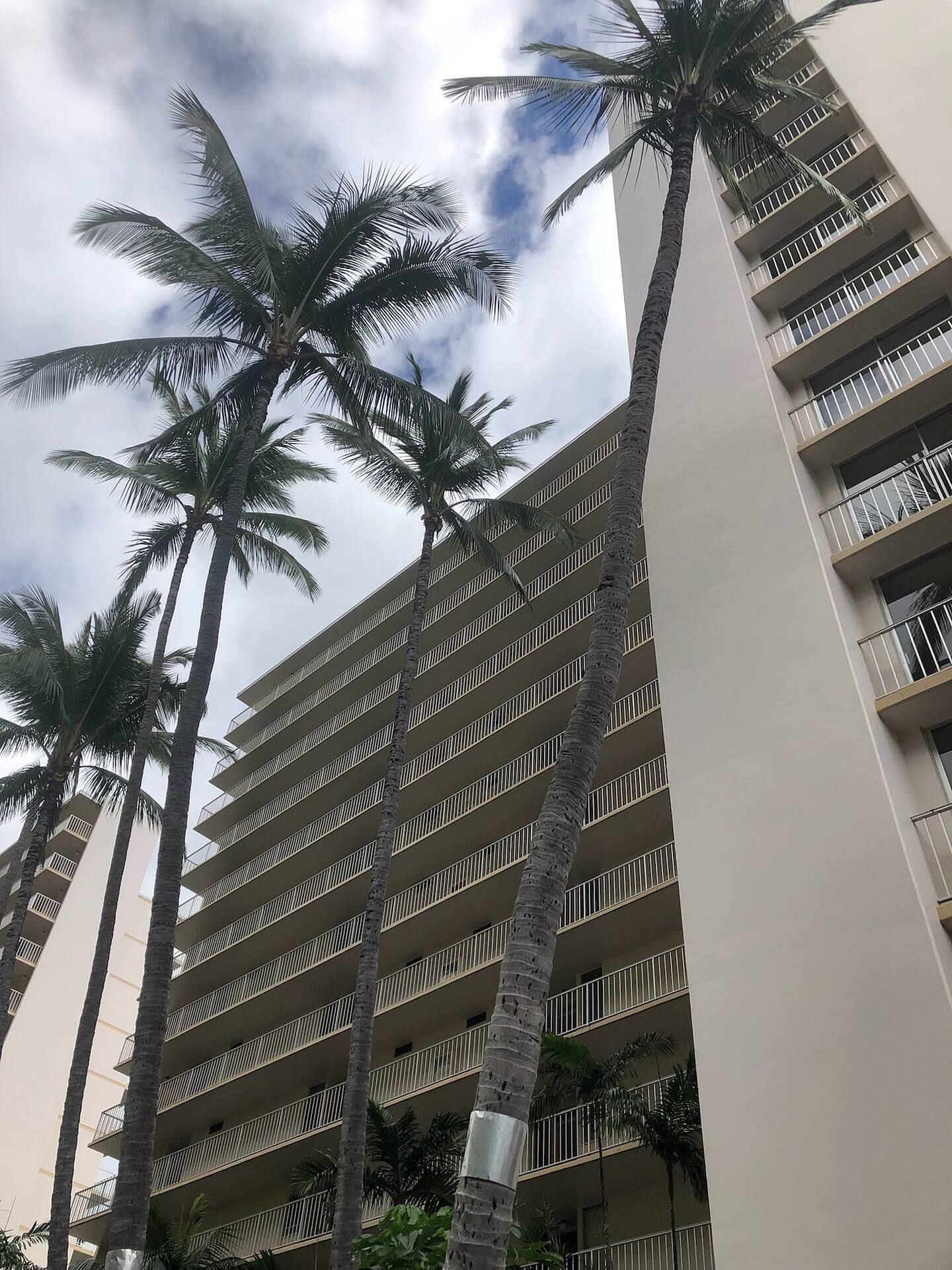 JWguest Condominium at Mākaha, Hawaii | Wonderful Makaha Towers condo with Salt Water Pool | Jwbnb no brobnb 38