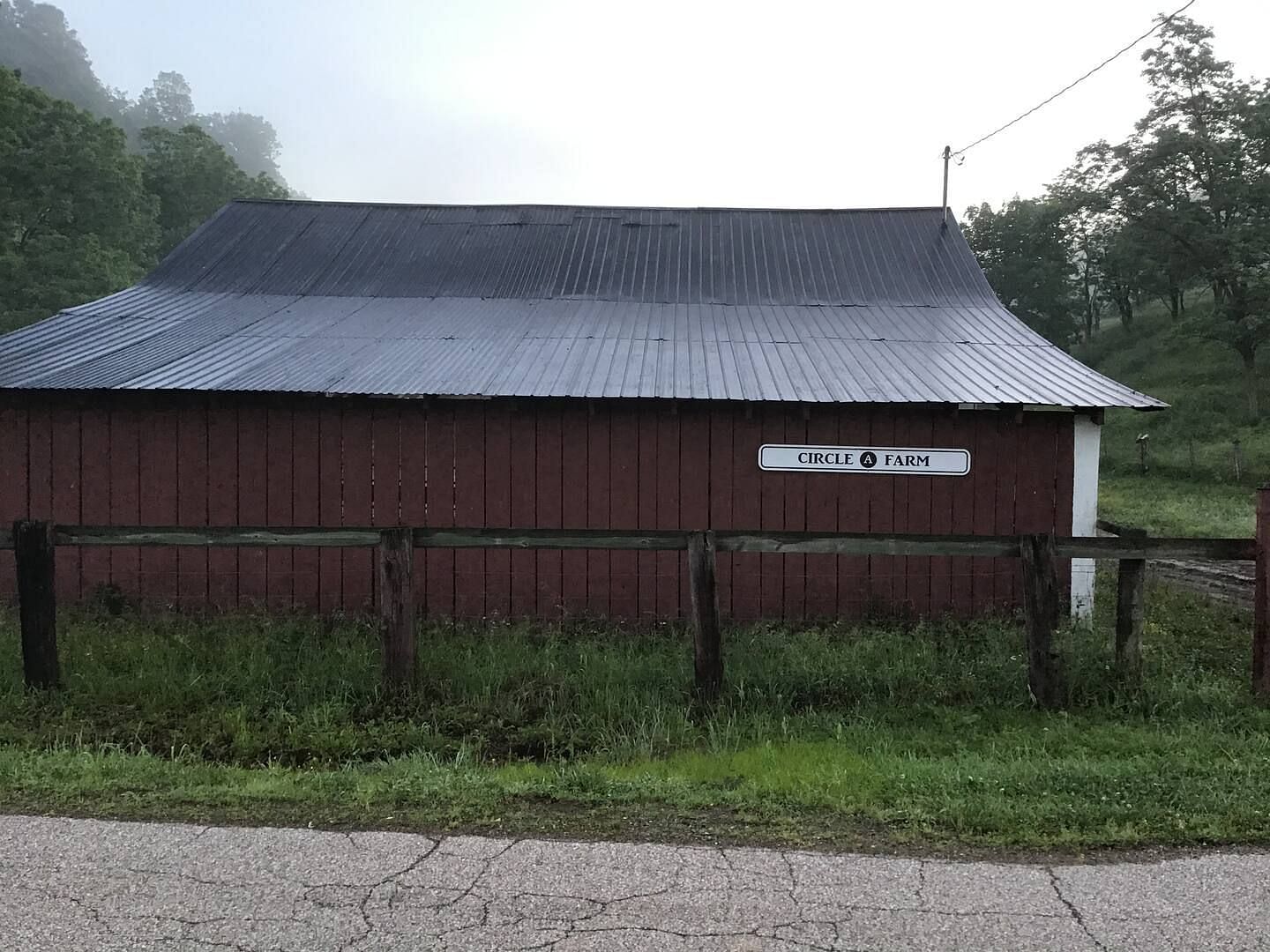 JWguest Rental unit at LeRoy, West Virginia | The Farm - Cottage On The Hill | Jwbnb no brobnb 11
