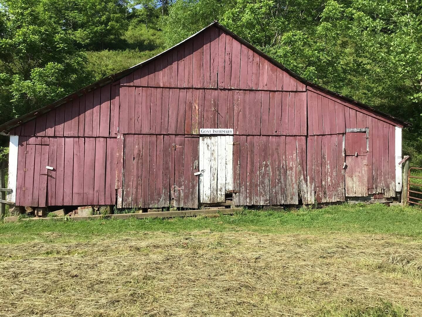 JWguest Rental unit at LeRoy, West Virginia | The Farm - Cottage On The Hill | Jwbnb no brobnb 21