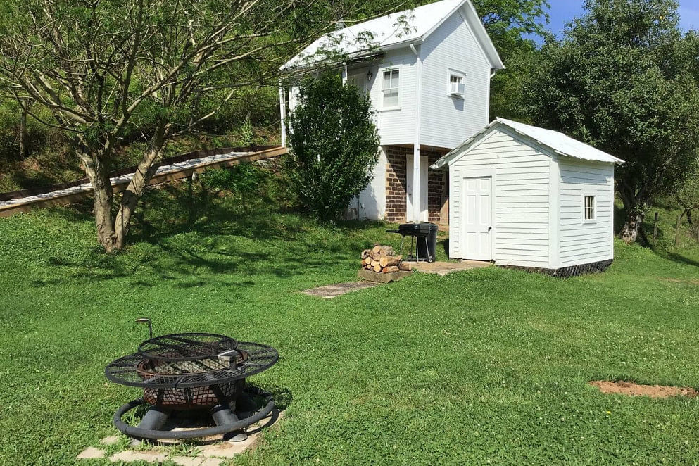 JWguest Rental unit at LeRoy, West Virginia | The Farm - Cottage On The Hill | Jwbnb no brobnb 13