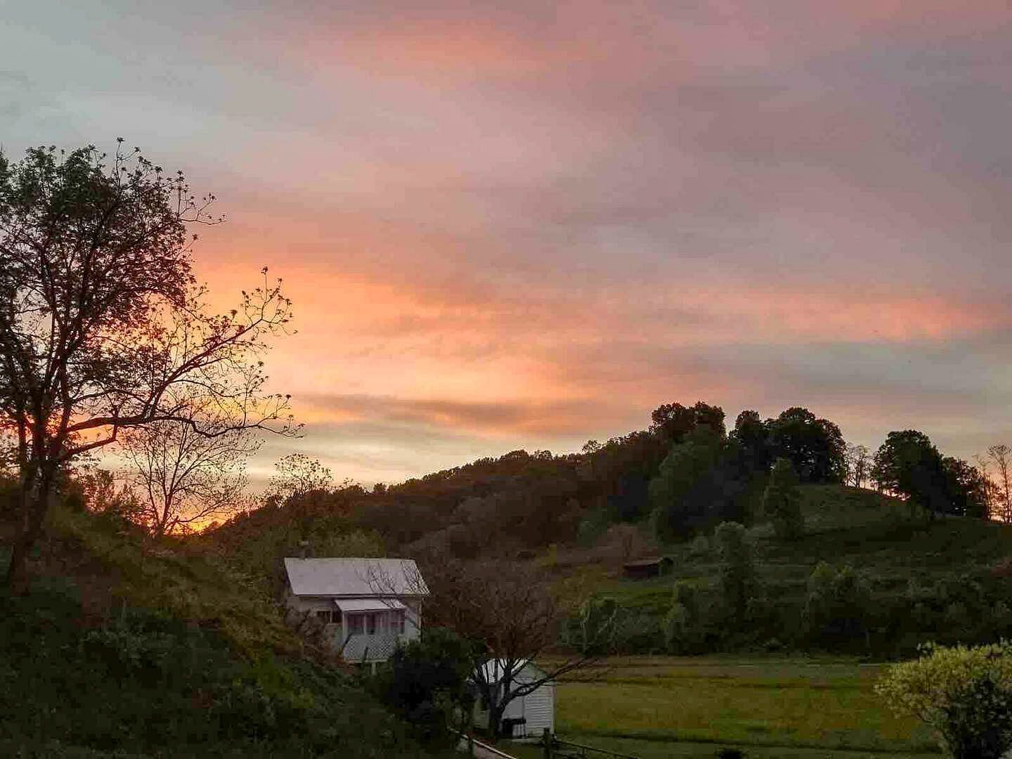 JWguest Rental unit at LeRoy, West Virginia | The Farm - Cottage On The Hill | Jwbnb no brobnb 32