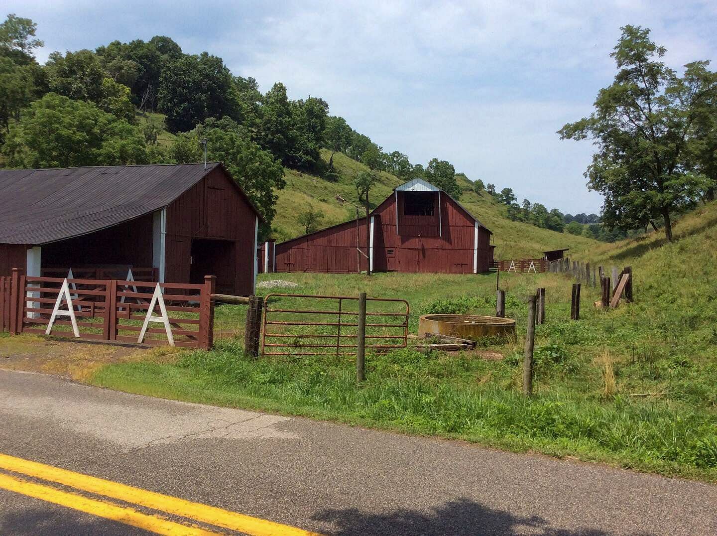 JWguest Rental unit at LeRoy, West Virginia | The Farm - Cottage On The Hill | Jwbnb no brobnb 49
