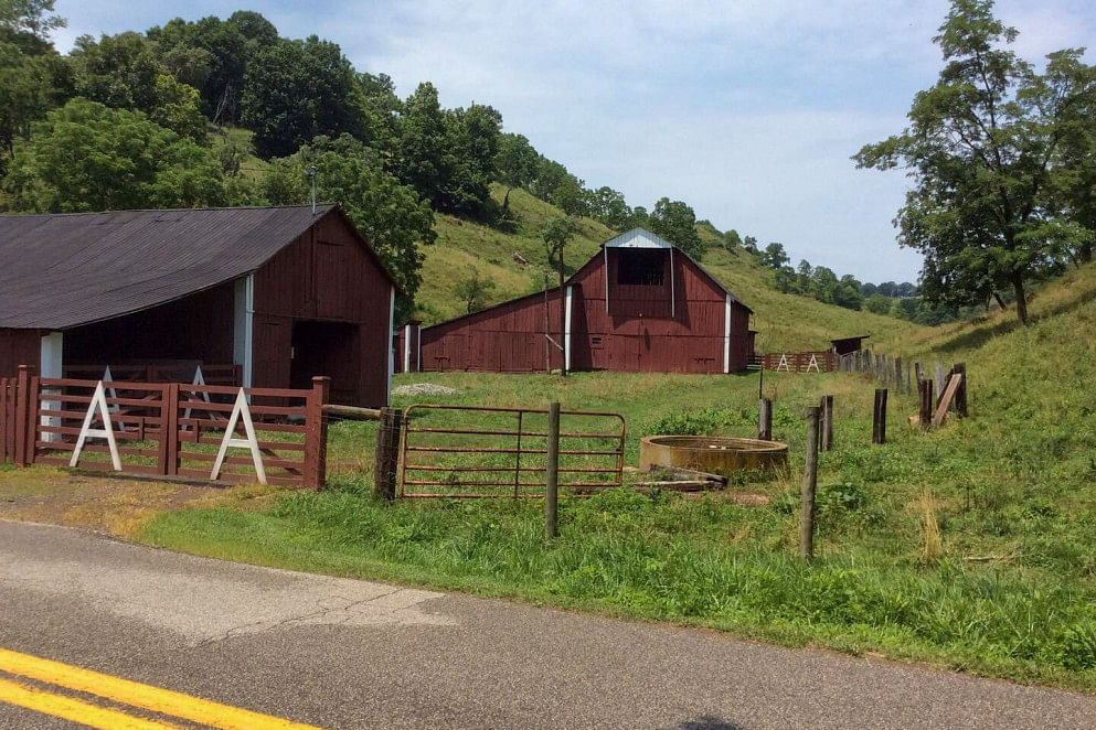 JWguest Rental unit at LeRoy, West Virginia | The Farm - Cottage On The Hill | Jwbnb no brobnb 49