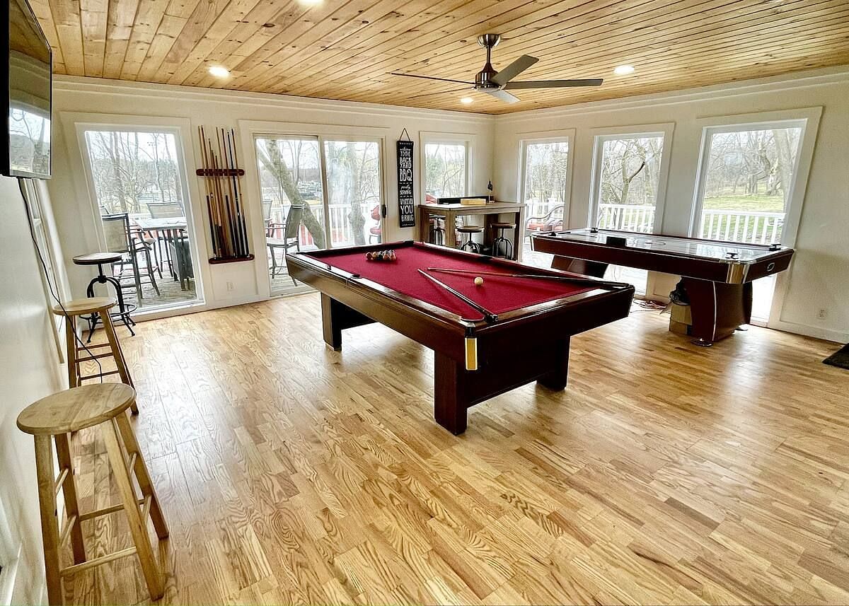 JWguest Cottage at Pine Bush, New York | Beautiful country house with game room and pool near Bethel | Jwbnb no brobnb 12
