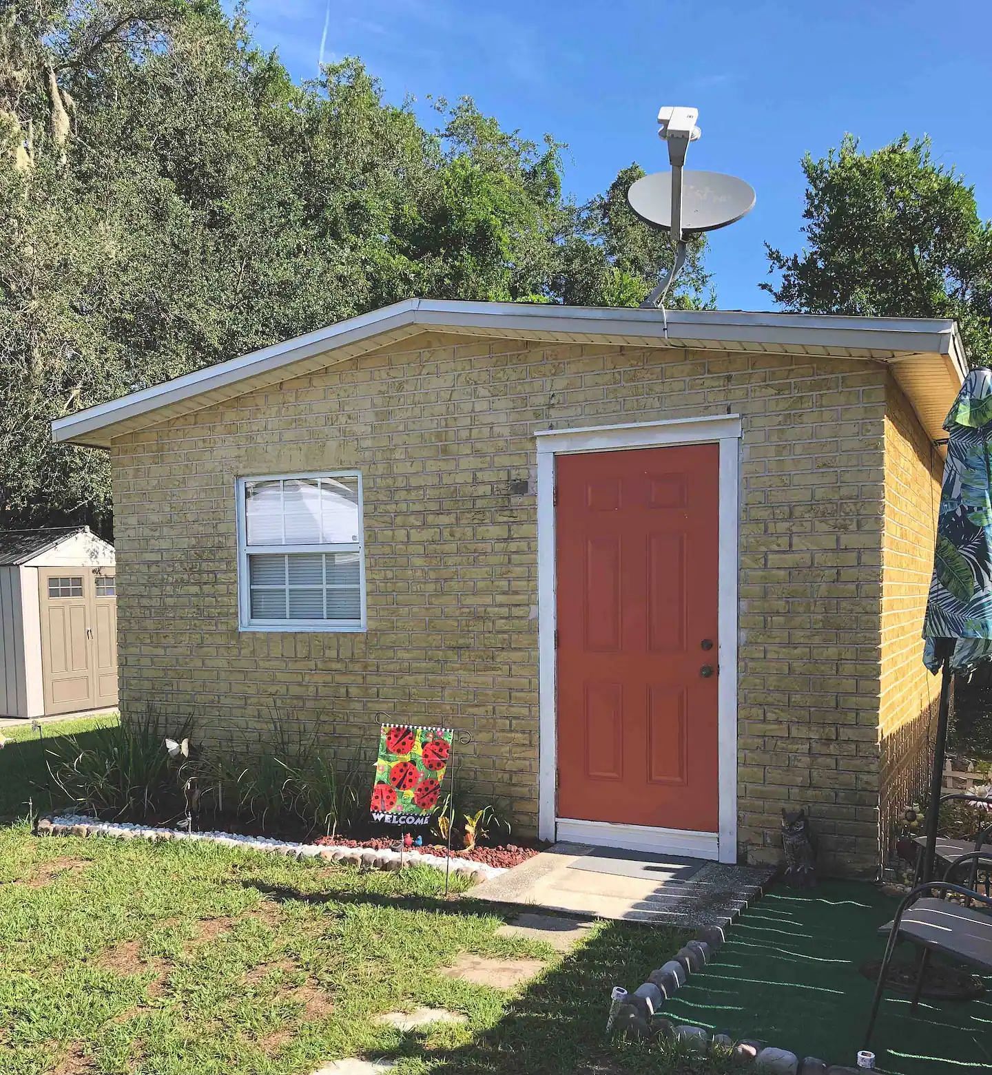 JWguest Cottage at Mulberry, Florida | The Garden Cottage | Jwbnb no brobnb 4