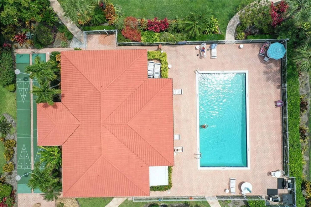 JWguest Condominium at Pompano Beach, Florida | Gardens by the Sea - South | Jwbnb no brobnb 1