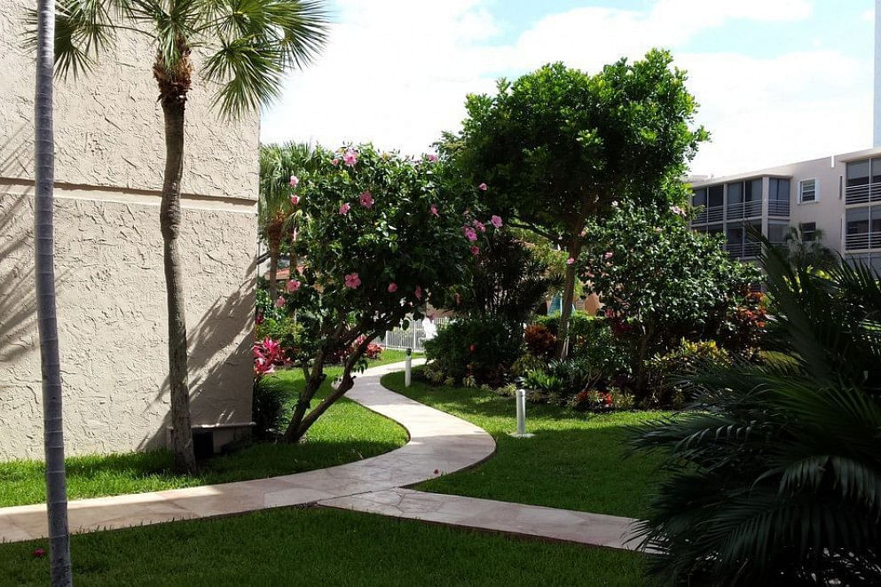 JWguest Condominium at Pompano Beach, Florida | Gardens by the Sea - South | Jwbnb no brobnb 27