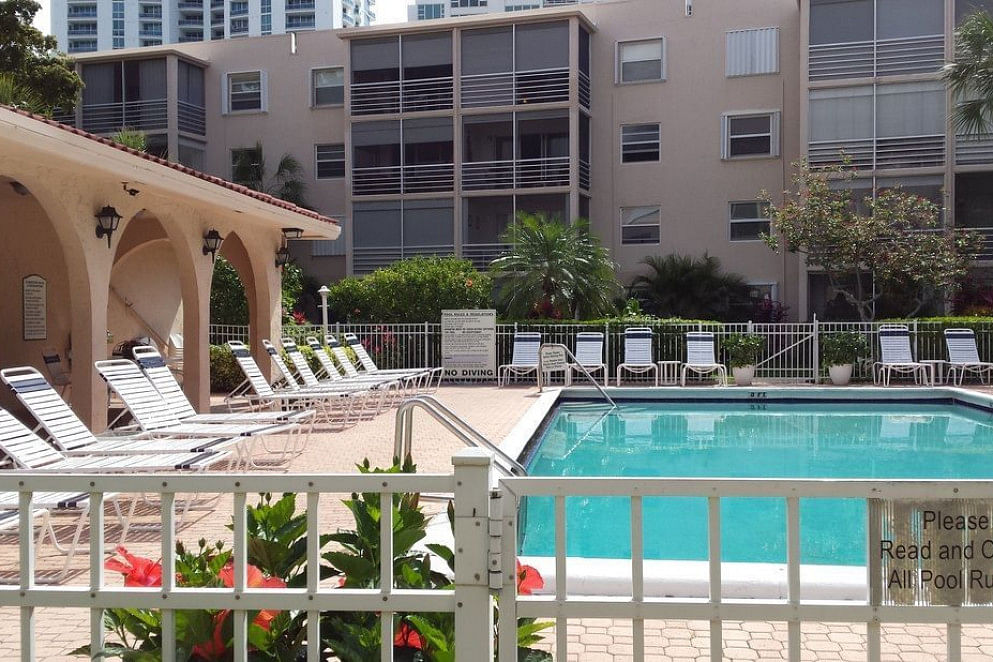JWguest Condominium at Pompano Beach, Florida | Gardens by the Sea - South | Jwbnb no brobnb 30
