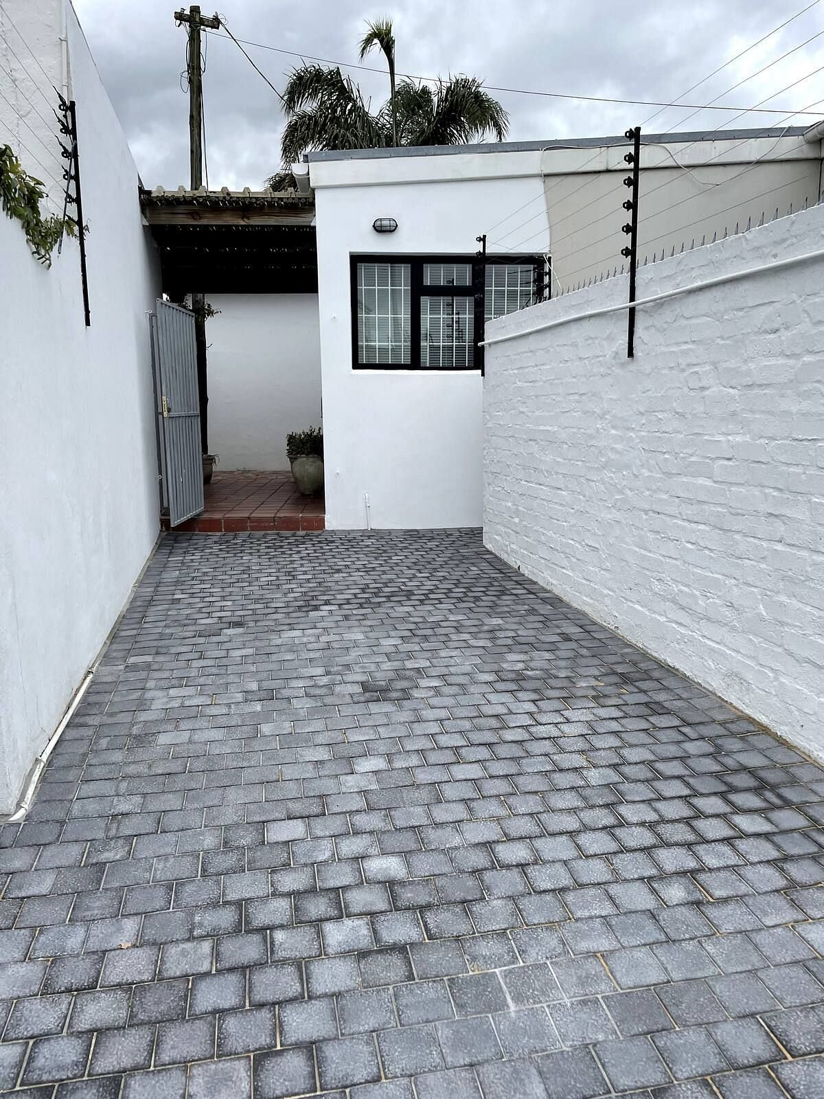 JWguest House at Cape Town, Western Cape | Centrally located modern 2-bedroom home & parking | Jwbnb no brobnb 14