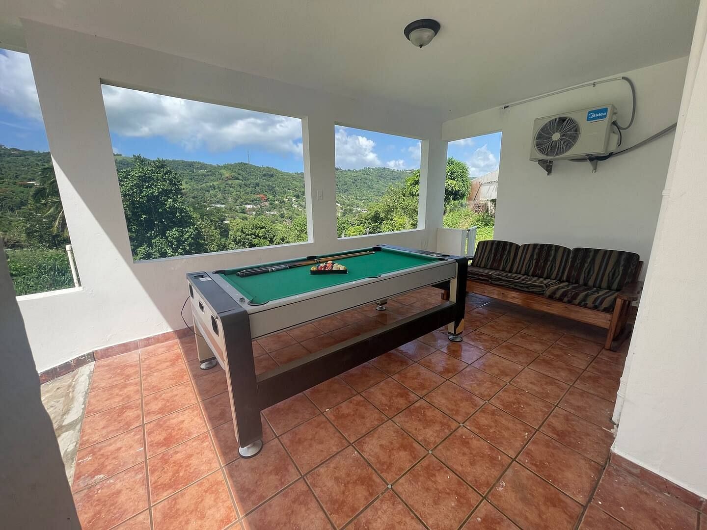 JWguest House at Trujillo Alto, Trujillo Alto | Fresh Mountain House with Pool Table | Jwbnb no brobnb 4