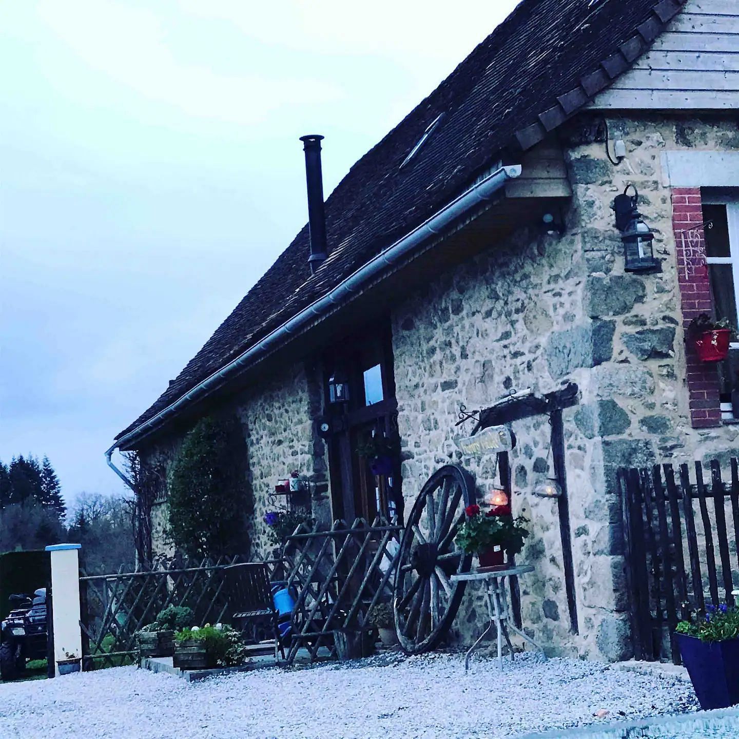 JWguest Rental unit at Ladignac-le-Long, Nouvelle-Aquitaine | Hamlet farm retreat with stocked carp fishing lake | Jwbnb no brobnb 26