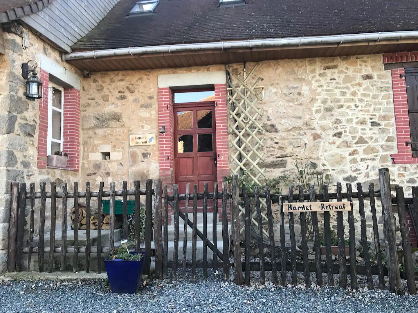 JWguest Rental unit at Ladignac-le-Long, Nouvelle-Aquitaine | Hamlet farm retreat with stocked carp fishing lake | Jwbnb no brobnb 17