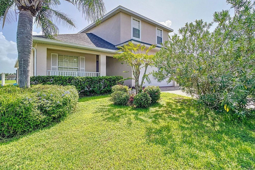 JWguest House at Kissimmee, Florida | Home in Kissimmee with Private Pool and Lakeview | Jwbnb no brobnb 4