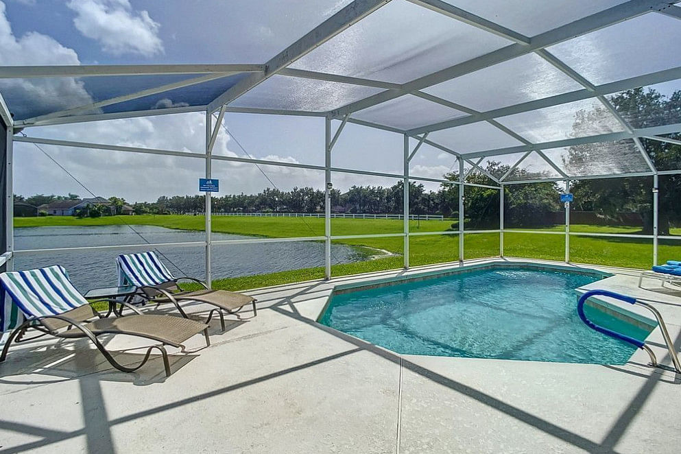 JWguest House at Kissimmee, Florida | Home in Kissimmee with Private Pool and Lakeview | Jwbnb no brobnb 1