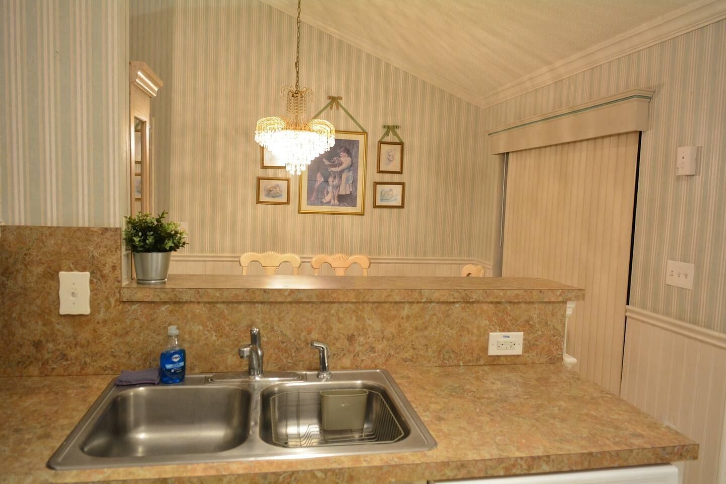 JWguest House at Orlando, Florida | Private Home with Pool, 3 Bd 2 Bath, Close to Disney | Jwbnb no brobnb 15