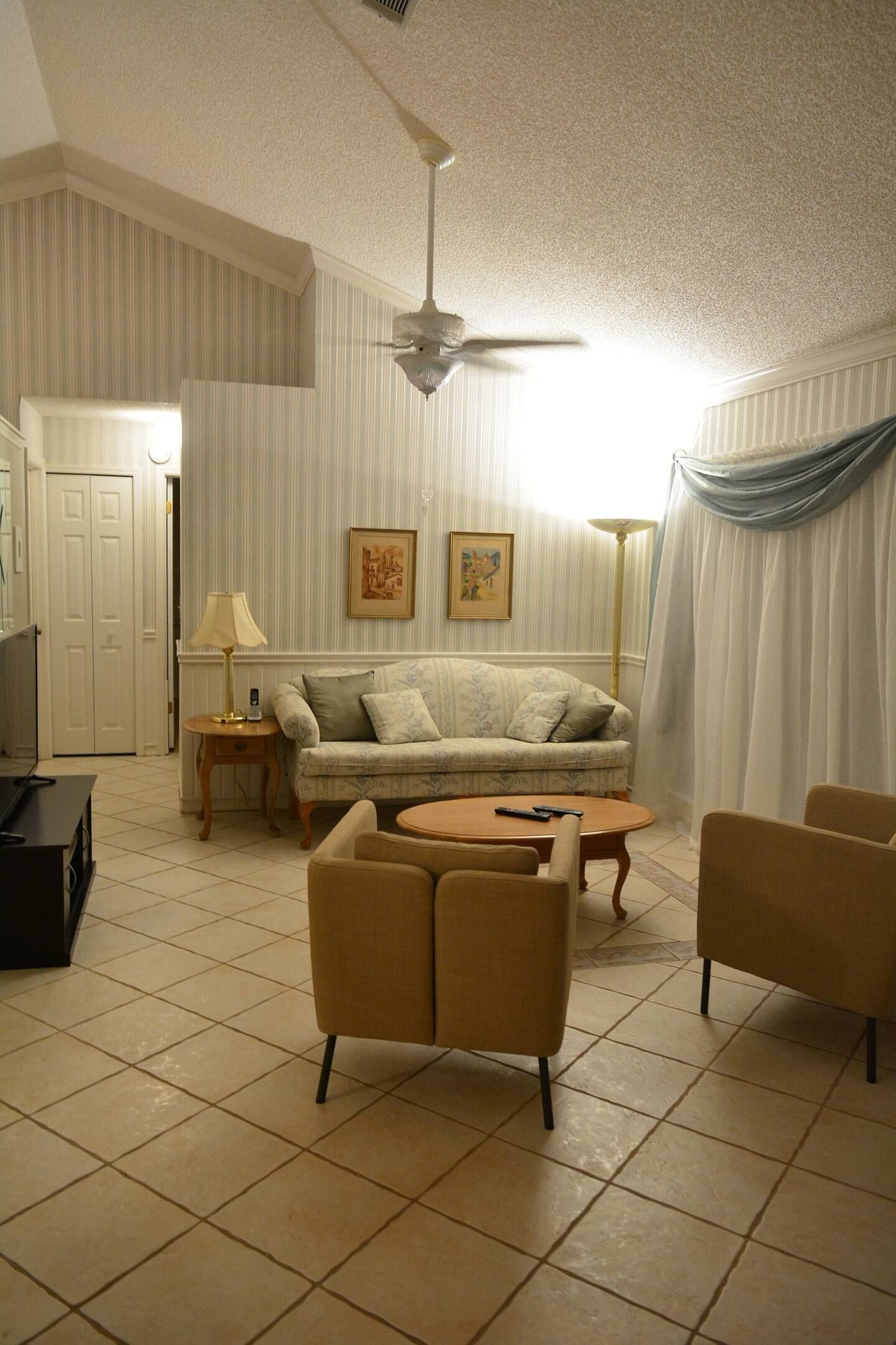 JWguest House at Orlando, Florida | Private Home with Pool, 3 Bd 2 Bath, Close to Disney | Jwbnb no brobnb 8