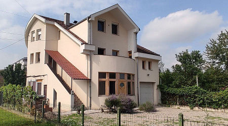 JWguest Apartment at Banja Luka, Republika Srpska | Rustic apartment and lounge for socializing | Jwbnb no brobnb 1