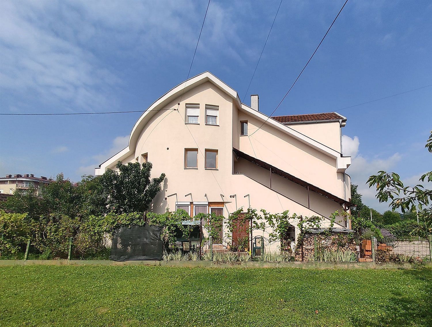 JWguest Apartment at Banja Luka, Republika Srpska | Rustic apartment and lounge for socializing | Jwbnb no brobnb 2