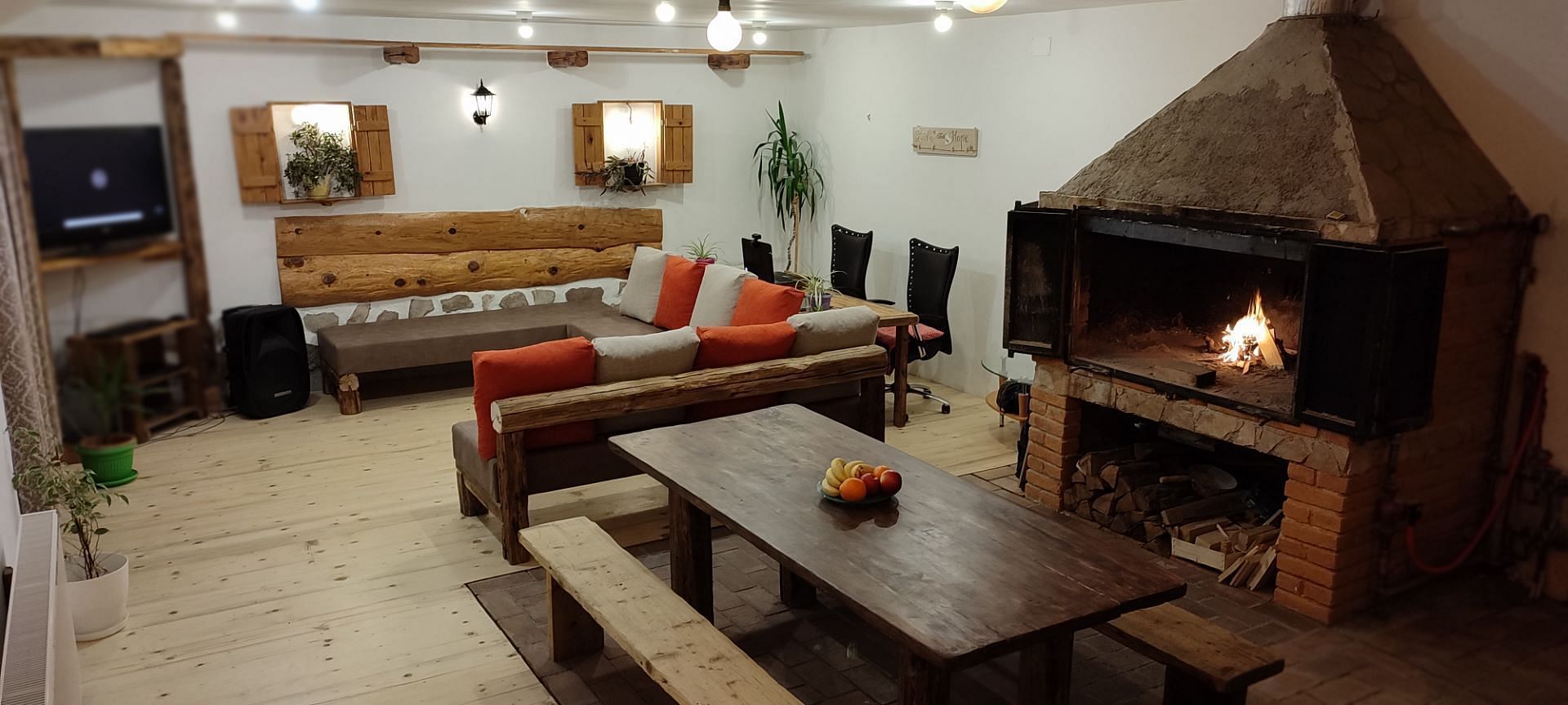 JWguest Apartment at Banja Luka, Republika Srpska | Rustic apartment and lounge for socializing | Jwbnb no brobnb 5