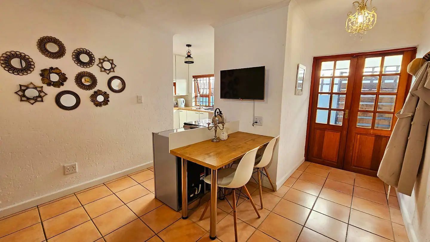 JWguest Rental unit at Roodepoort, Gauteng | Casa Cosy Cottage : Solar, fibre, garage | Jwbnb no brobnb 4