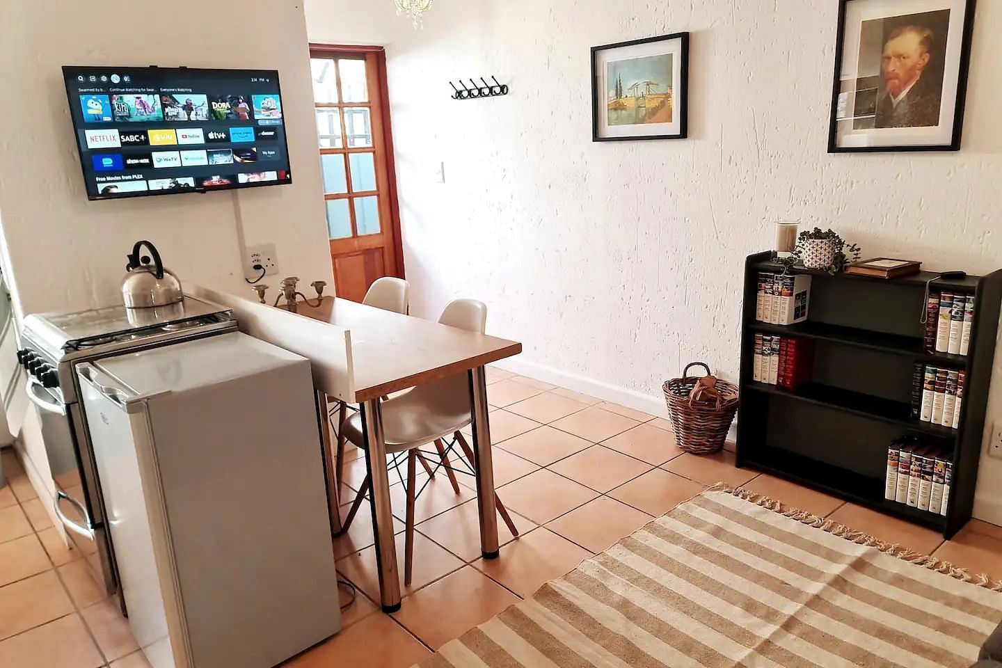 JWguest Rental unit at Roodepoort, Gauteng | Casa Cosy Cottage : Solar, fibre, garage | Jwbnb no brobnb 3