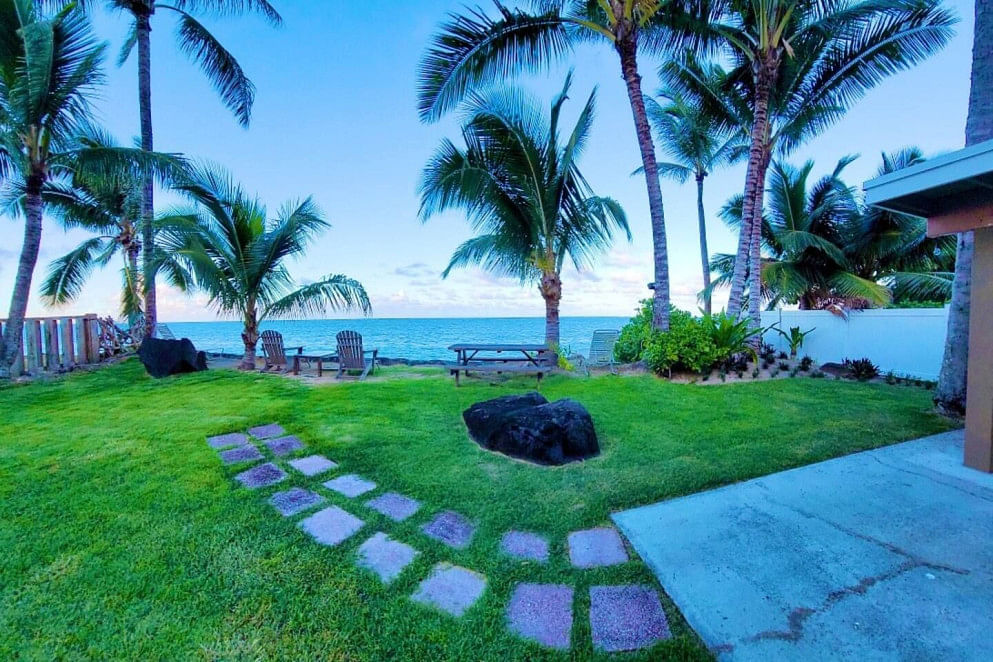 JWguest House at Hauula, Hawaii | Punalu'u Ocean Paradise - Oceanfront Beach House | Jwbnb no brobnb 1